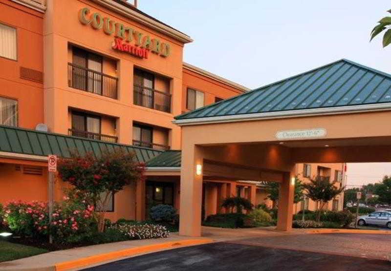 Courtyard By Marriott Frederick Hotel Exterior photo